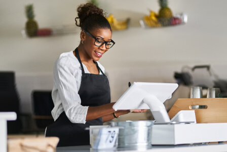 POS: Want to lead from the start and effortlessly manage your store? Choose us to incorporate the biometrics technology for identity, then you could easily ensure the balance between employee management and cloud data.